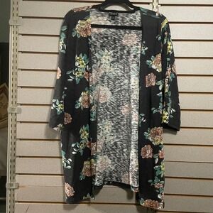 Torrid Black Floral Kimono Cardigan Size 2 Lightweight Open‎ Front Plus size XXL